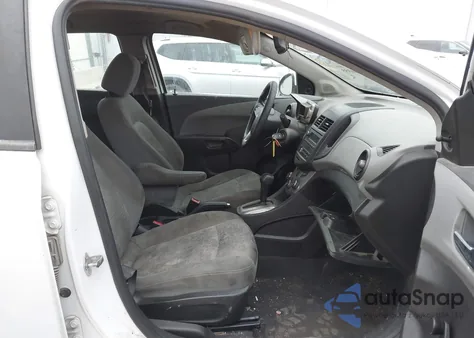 2013 Chevrolet Sonic Ls Auto из США, поврежденный, VIN 1G1JA6SH2D4206564